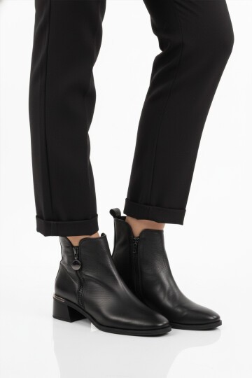 Siyah Hakiki Deri Fermuarlı Hafif Kadın Bot Premium 9780-1 Z