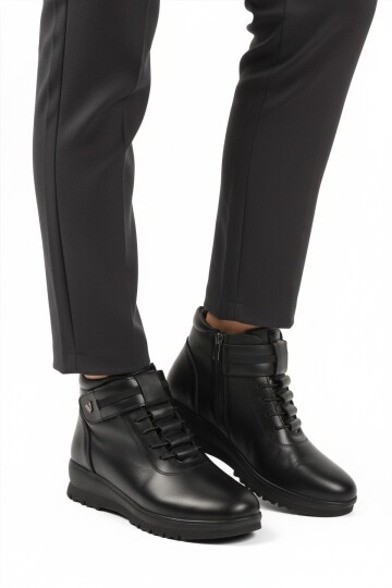 Siyah Fermuarlı Hakiki Deri Kadın Bot Z438 Z