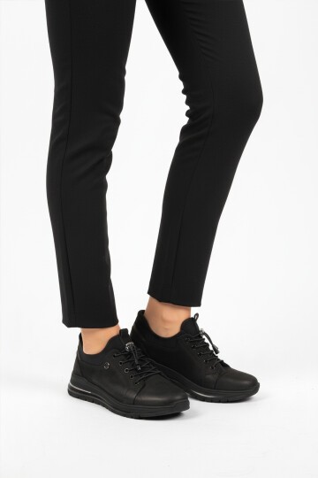 Siyah Nubuk Lastik Bağcıklı Kadın Günlük Ayakkabı 5004 Z
