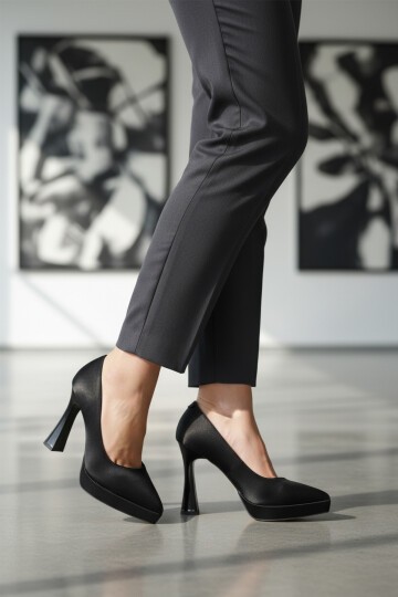 Siyah Saten Kadın Topuklu Ayakkabı 448206 Z