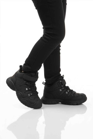 Siyah Çocuk Bot 2090 P