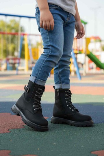 Siyah Çocuk Bot Aleda F