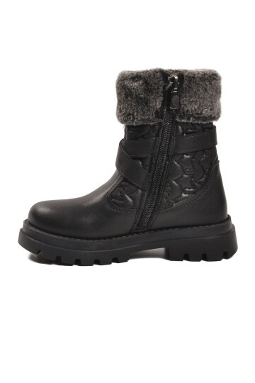 Siyah Çocuk Bot Evla P