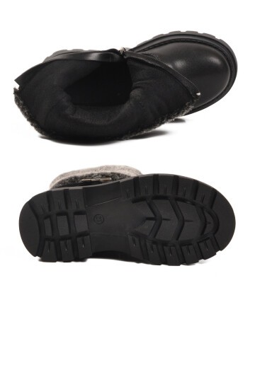 Siyah Çocuk Bot Evla P