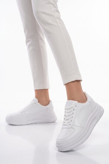 Unisex Beyaz Bağcıklı Snekaer Kalın Tabanlı Yürüyüş ve Spor Ayakkabı Code